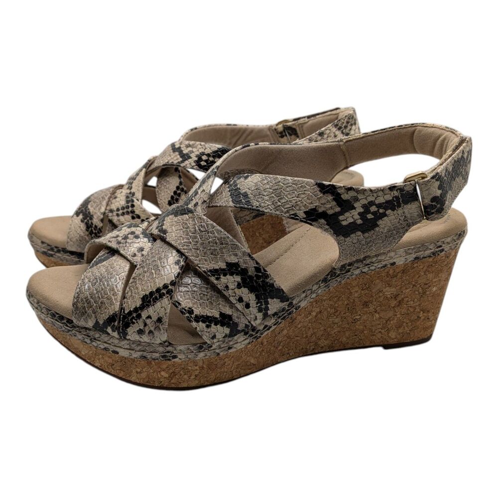Clarks Women's Annadel Rayna Wedge Sandal Snake Print Taupe Size 9.5M Boho
